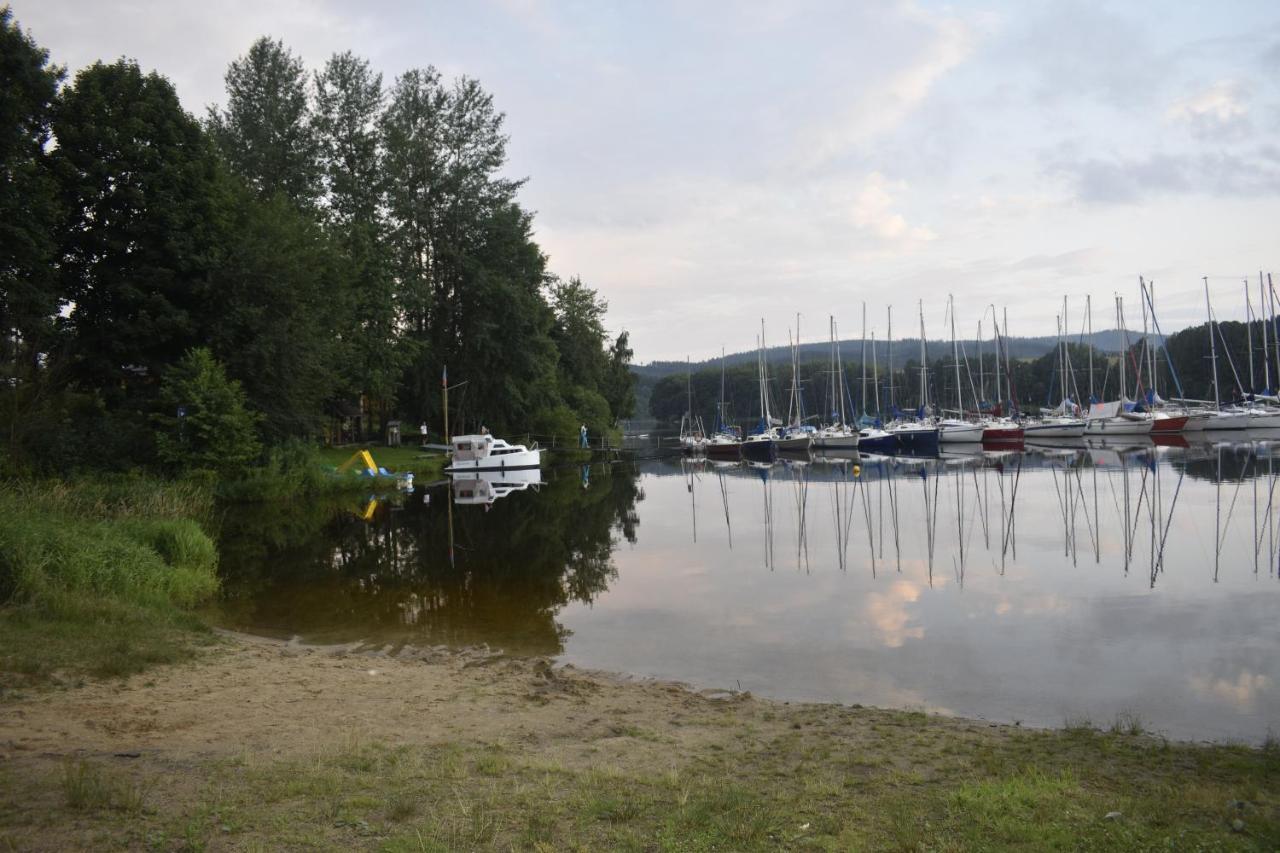 Ubytování Hanka v hotelovém pokoji C408 Frymburk Esterno foto